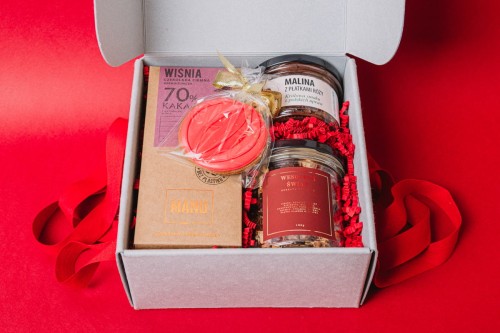 Przejdź do produktu Zestaw prezentowy Czerwony 70% kakao